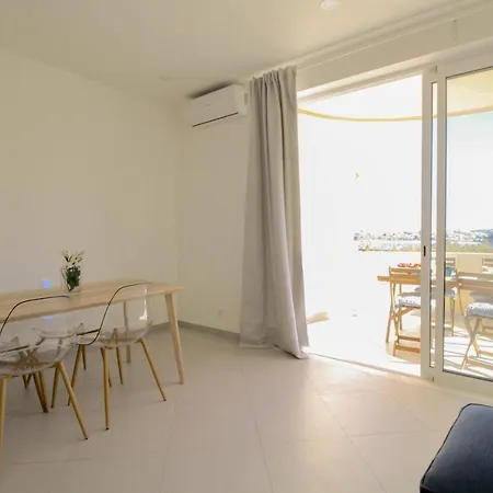 Apartman Rocha With A View To The Marine